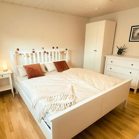 Gemuetliche Ferienwohnung In Der Eifel - Naehe Mosel Bausendorf Exterior foto